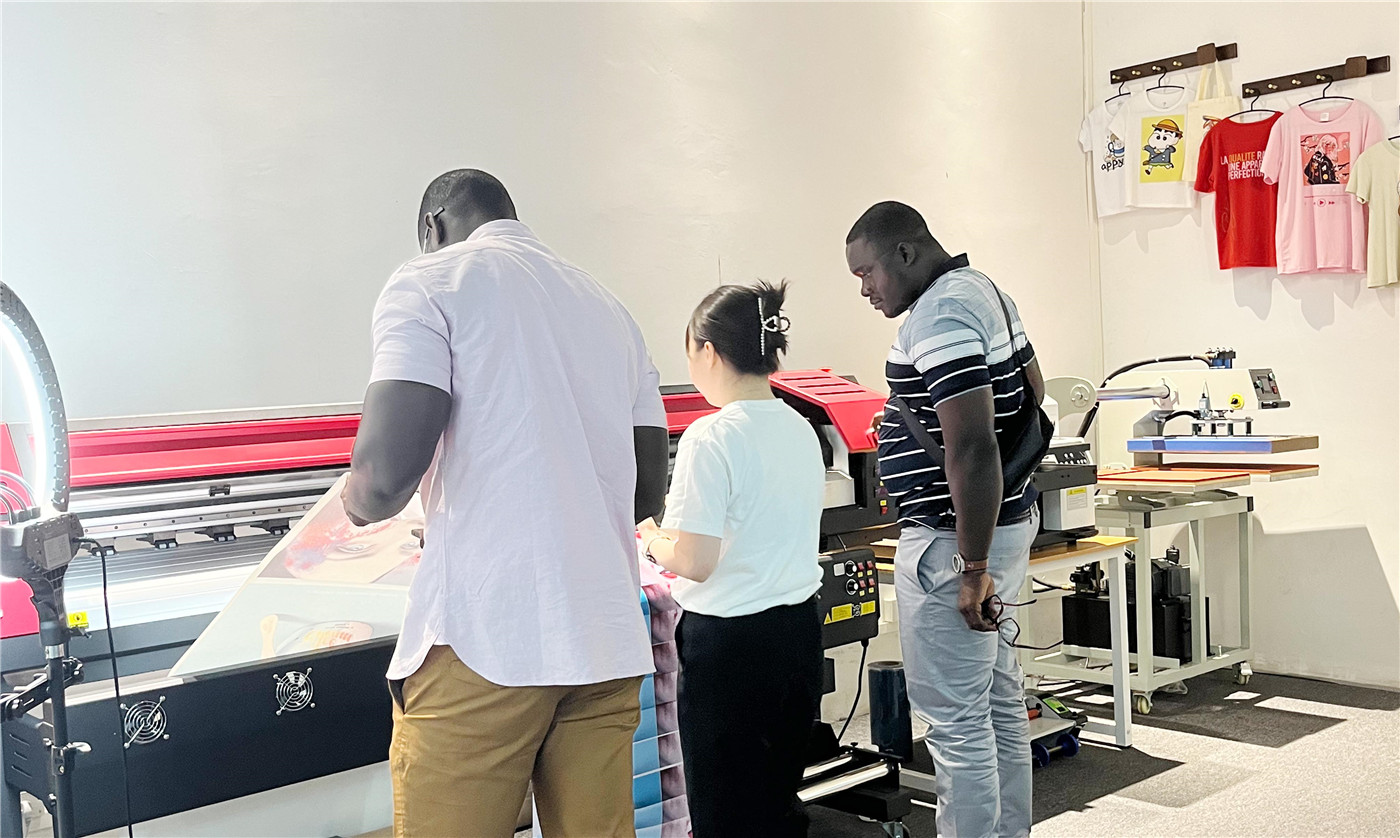 Imprimantele Kongkim sunt instrumentele perfecte pentru a extinde piața din Senegal-01 (5)