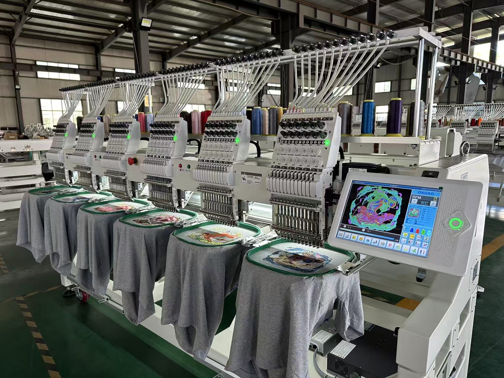 6/8/12 multiple-head embroidery machine for mass production